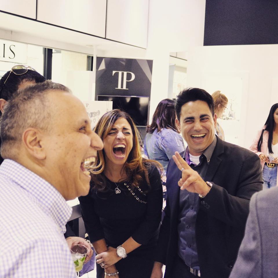 Guests reacting to close-up mentalism at Tresor Paris